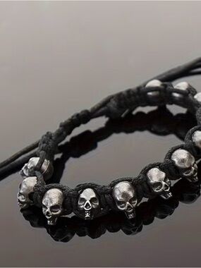 Skull Bead Macrame Bracelet in Black and Silver Alloy